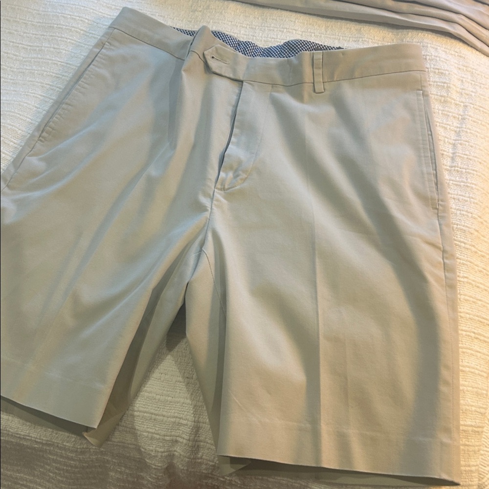 Daniel Cremieux Beige flat front shorts